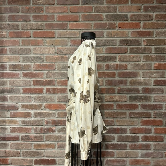 Vince Camuto New With Tags, Wrap Blouse, Size Large, Cream with Paisley Print - Picture 4 of 7
